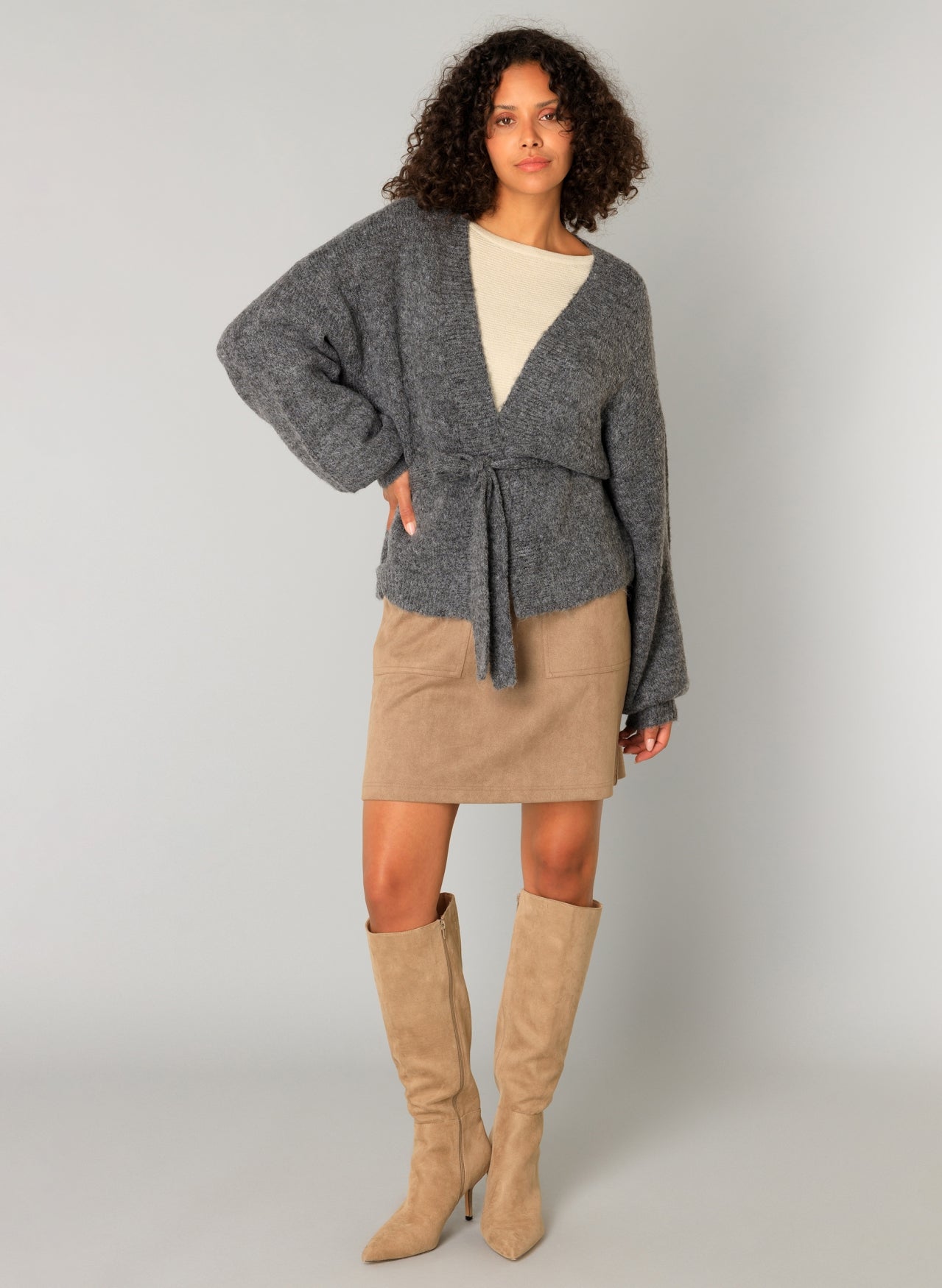 Yest Calista grey cardigan with tie