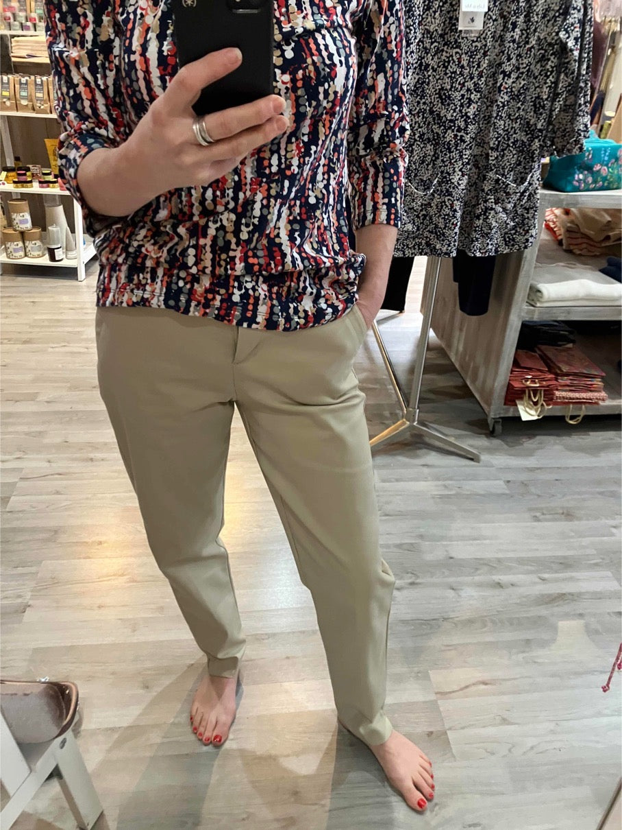 Red Button Diana smart cropped trouser in stone