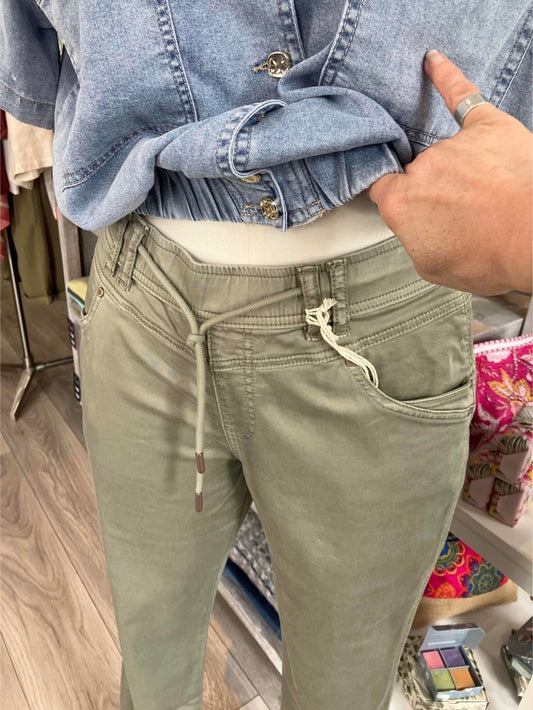 Red Button Tessy trouser in light khaki