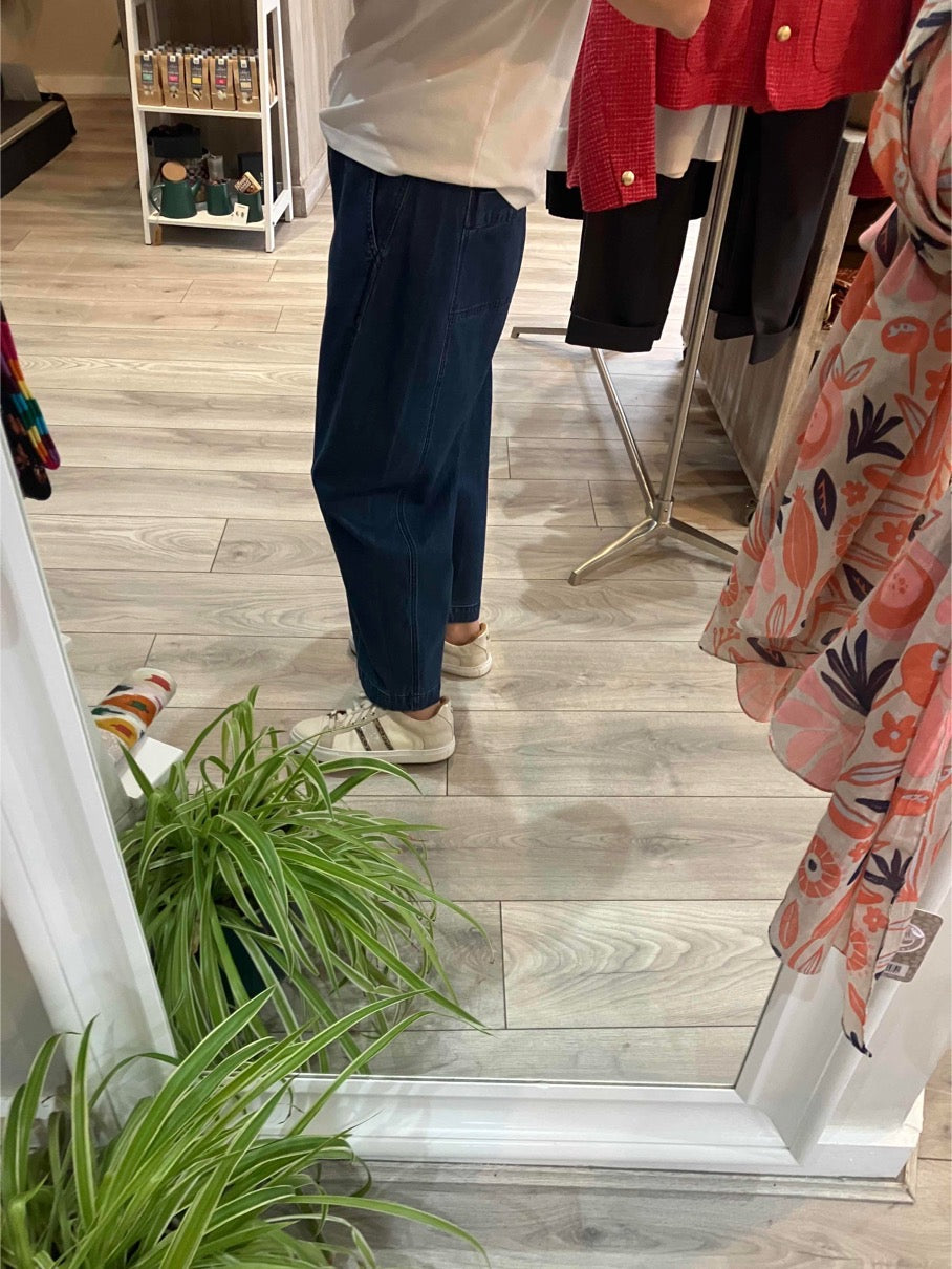 Lily & Me Charlie barrel leg jeans in blue