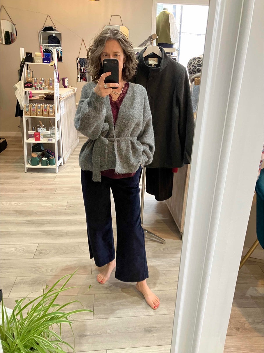 Yest Calista grey cardigan with tie