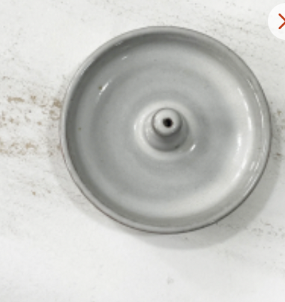 Aura Que Isla incense stick holder in white wash