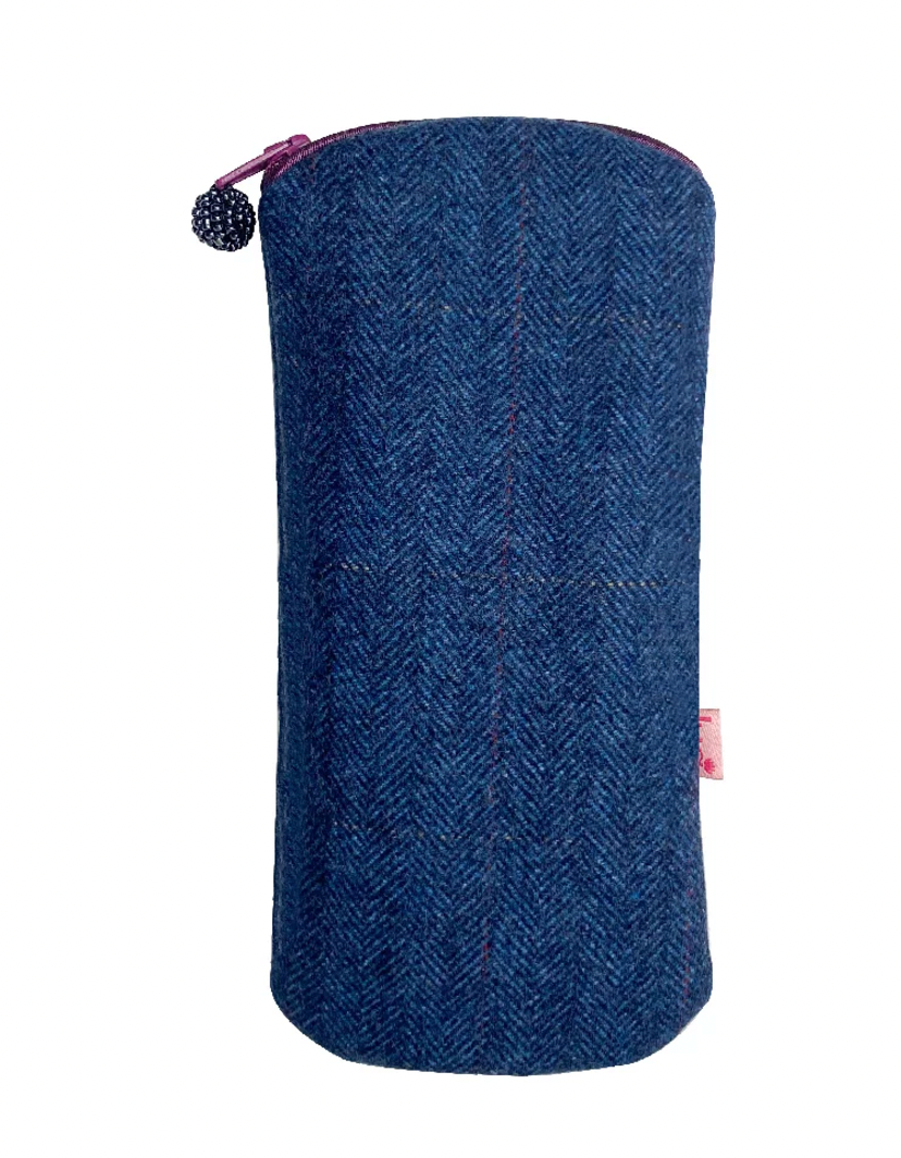 Lua glasses purse in herringbone pattern