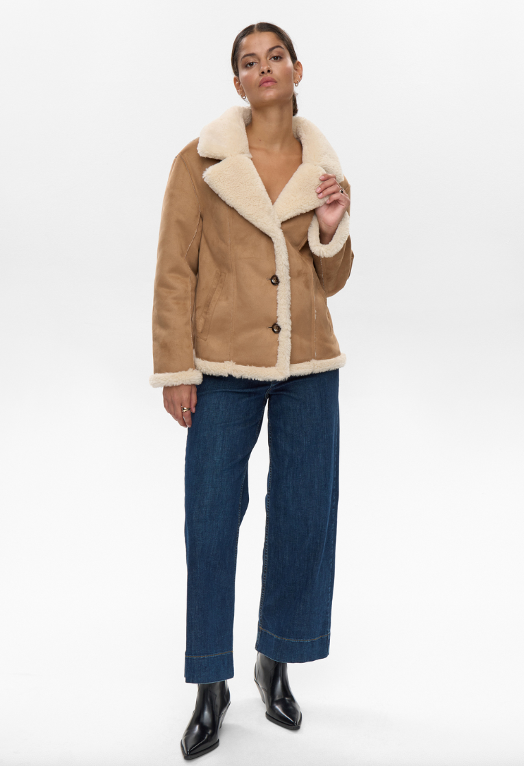Numph Nuelliota reversible jacket in cognac