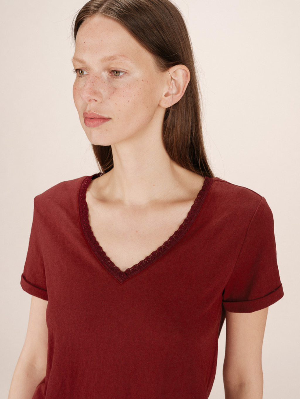 Grace & Mila Space tee in bordeaux