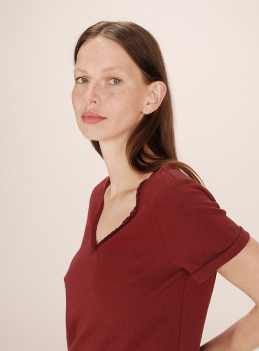 Grace & Mila Space tee in wine with fancy trim