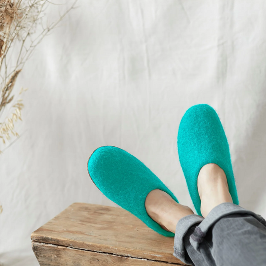 Aura Que Mita felt slippers in sea glass