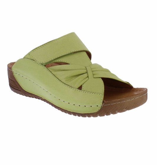 Adesso Lexi bean green leather mule