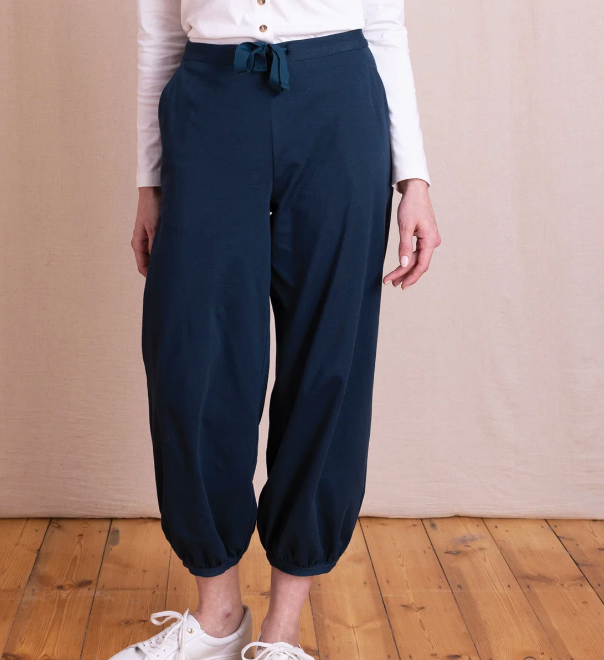 Nomads yoga trousers in navy