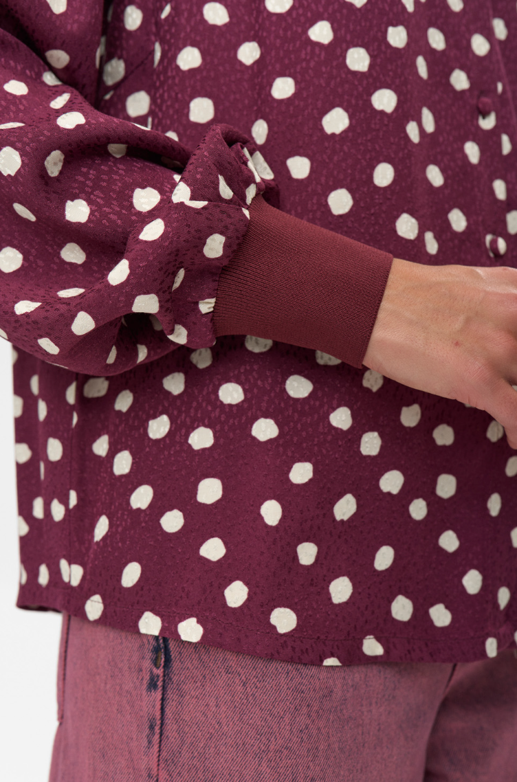 Numph Nulivy shirt in winetasting with contrast spot
