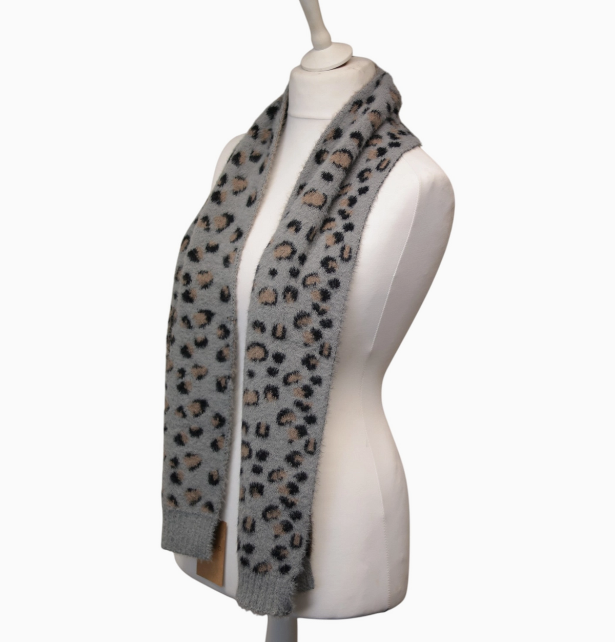 Jess & Lou leopard print pull through scarf