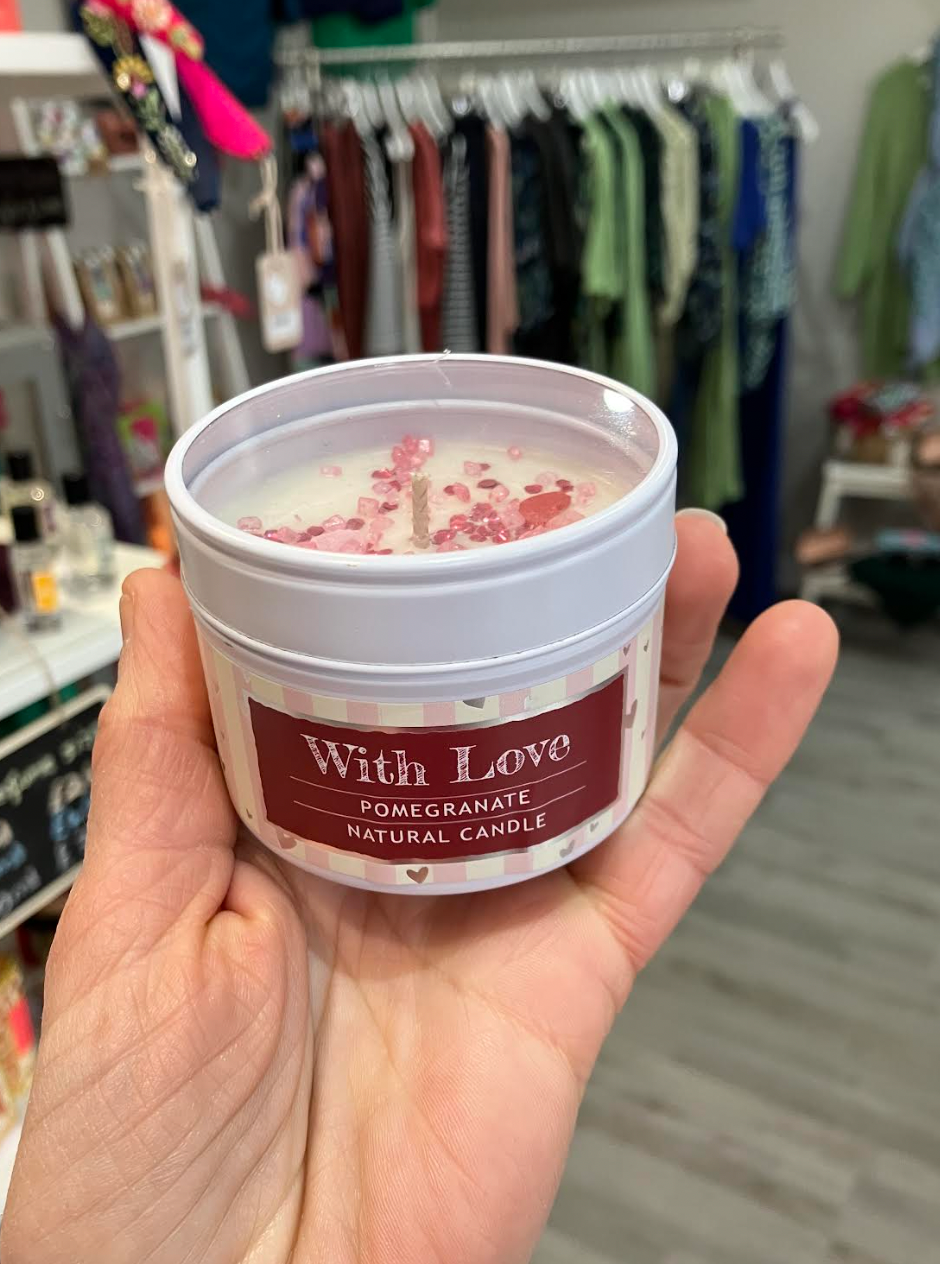 Small tinned natural candle