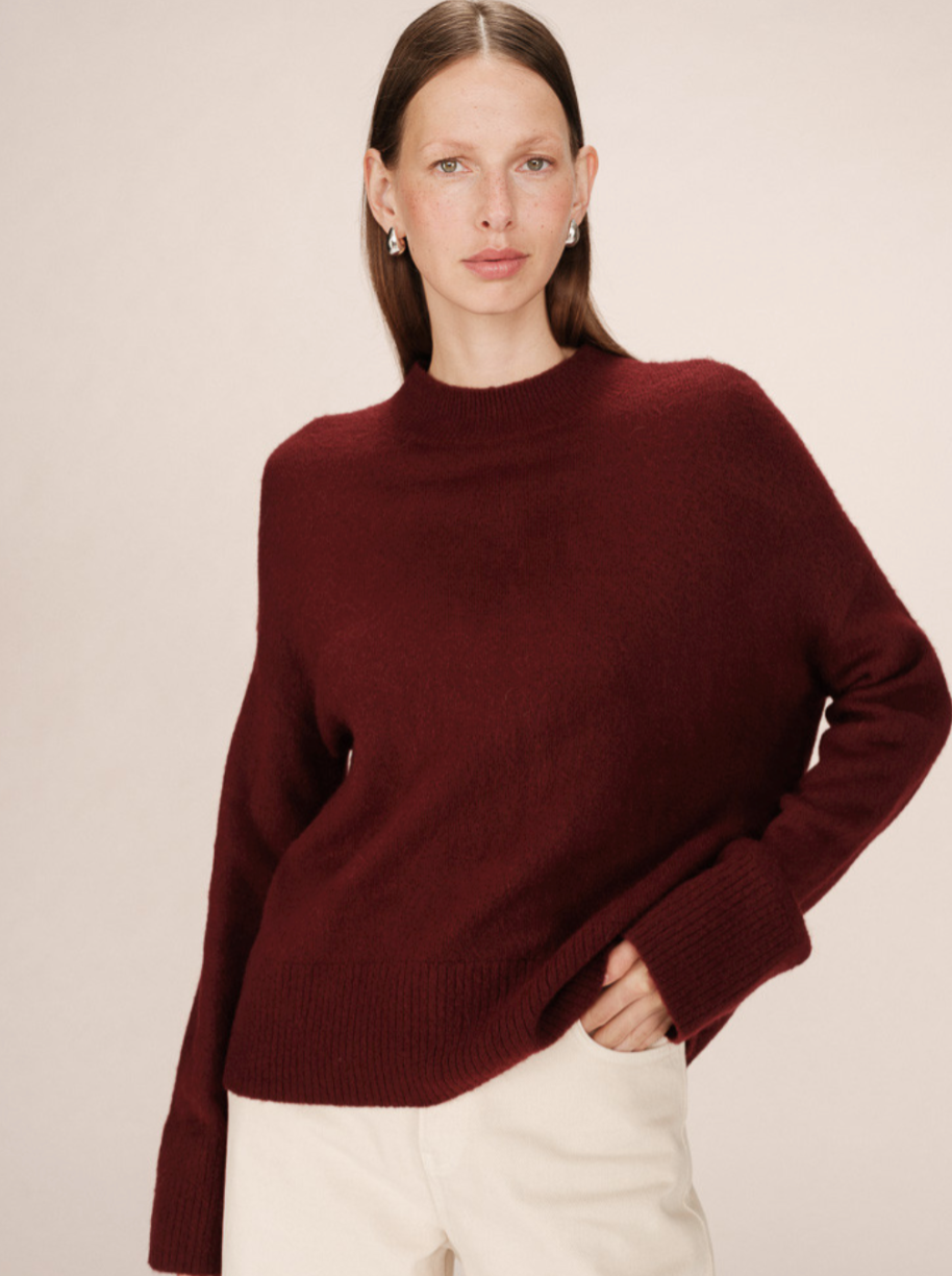 Burgundy crew neck sweater mid weight