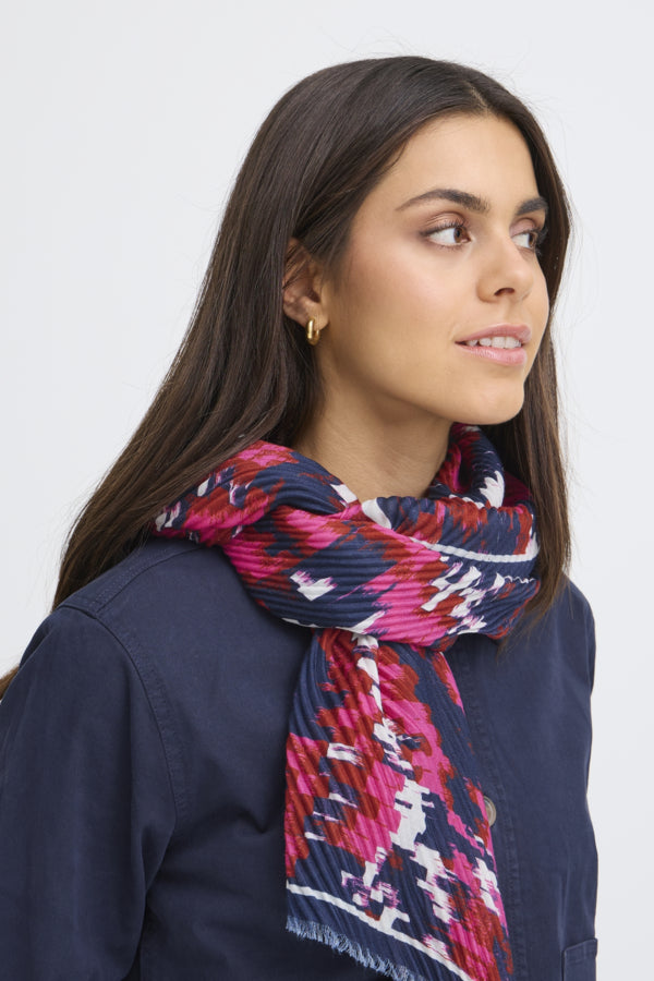 Fransa Plisea scarf in very berry