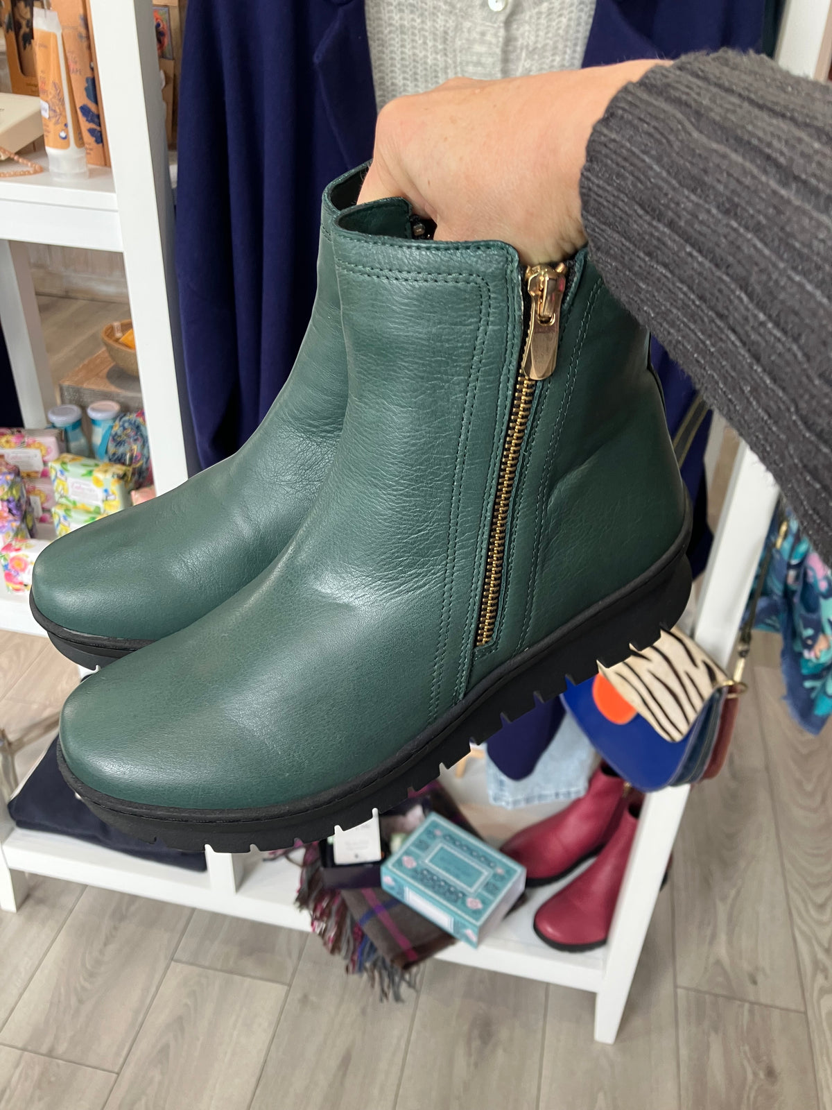 Adesso Naomi boots in pine green