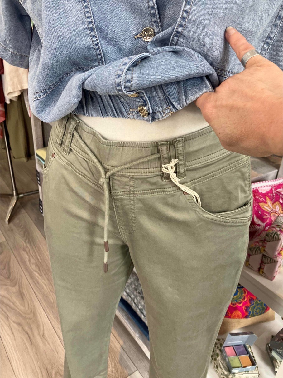 Red Button Tessy trouser in light khaki