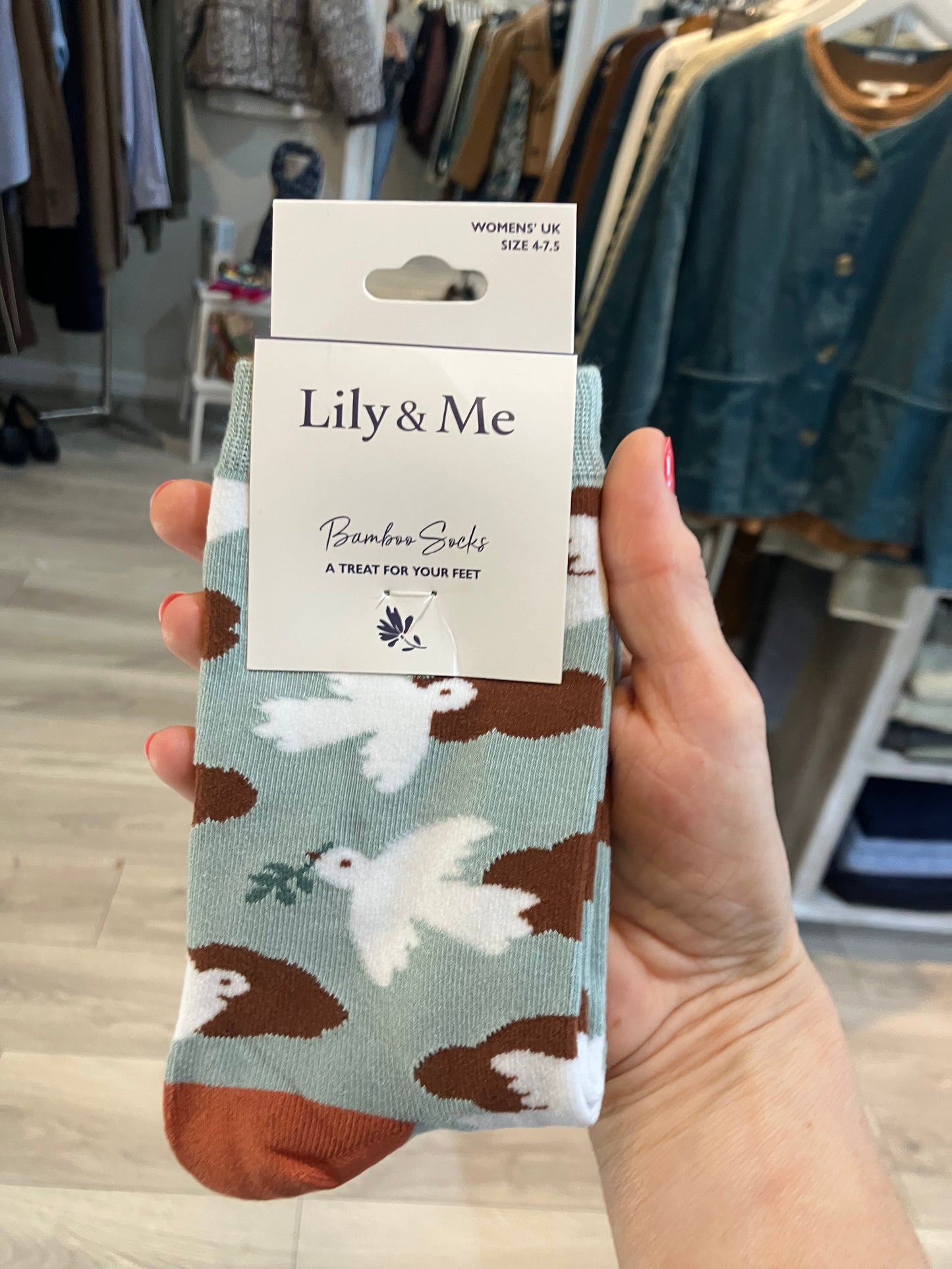 Lily & Me peace dove socks