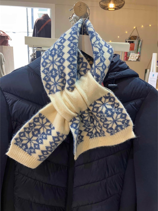 POM Blue & Ecru star flower pull through scandi scarf