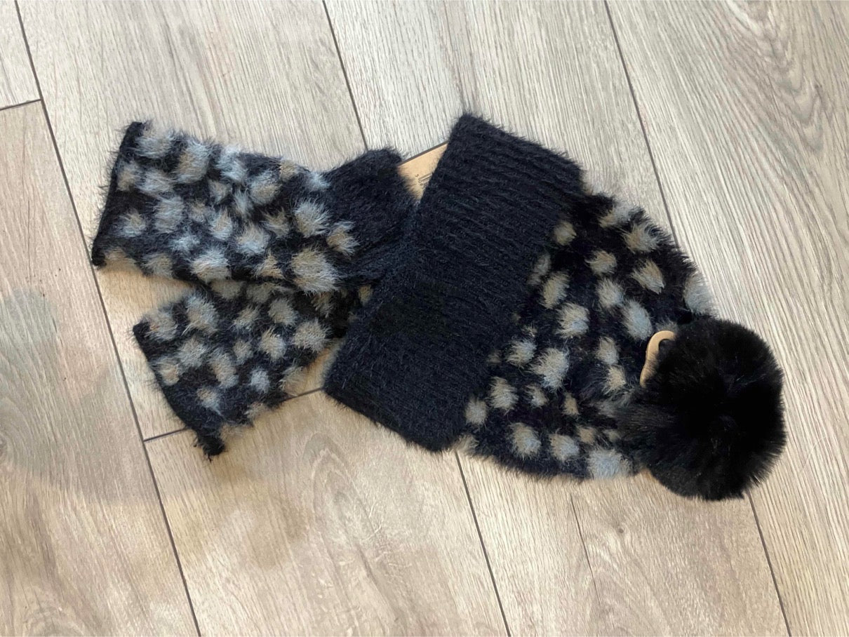 Jess & Lou leopard bobble hat