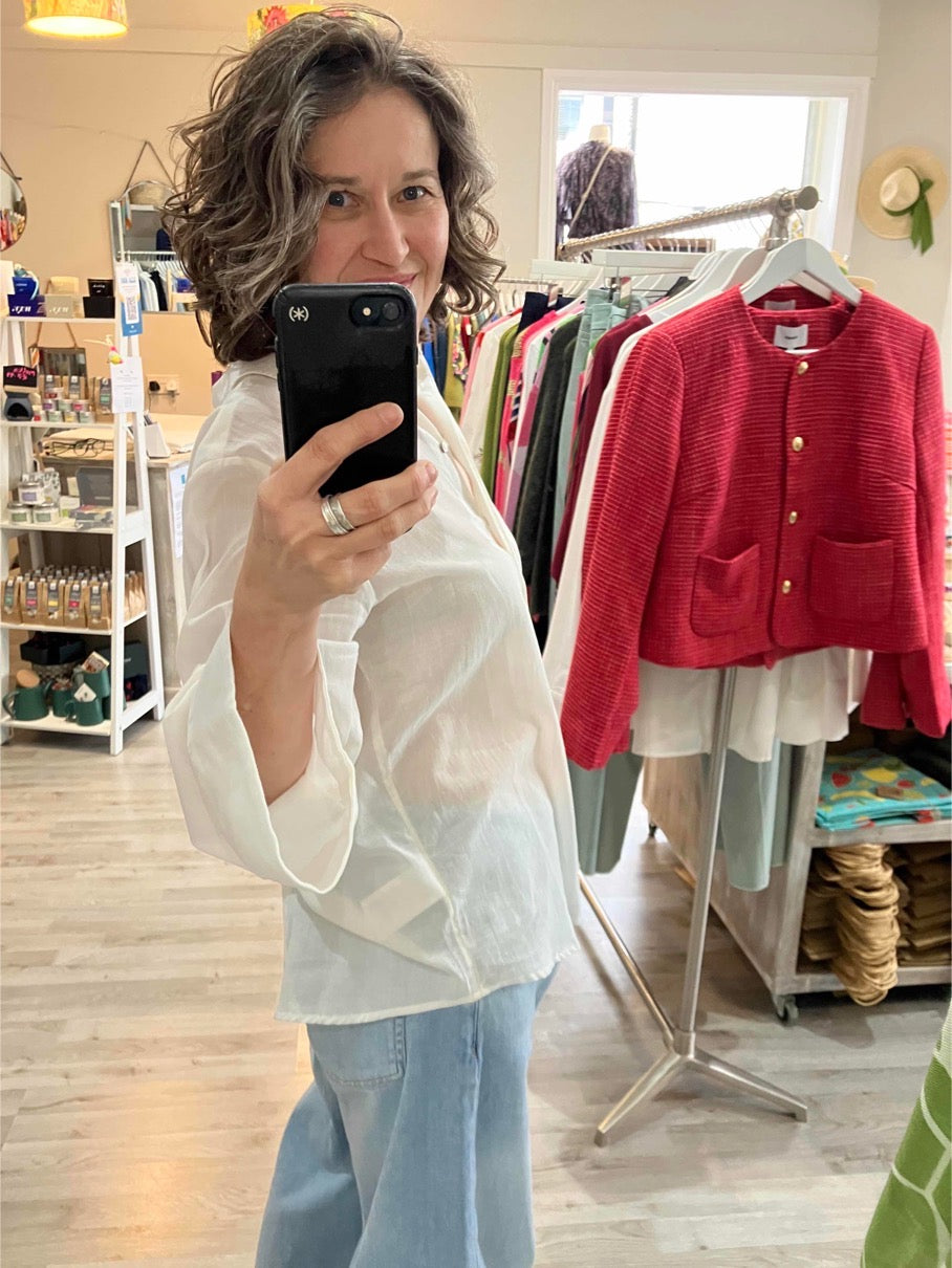 Yaya boyfriend blouse with buttons on back in off white