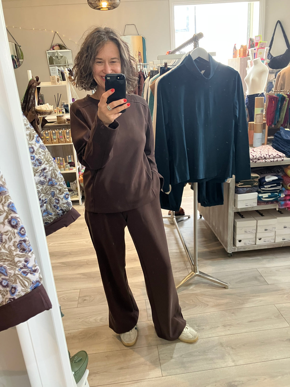 Paz Torras brown soft sweatshirt with pockets