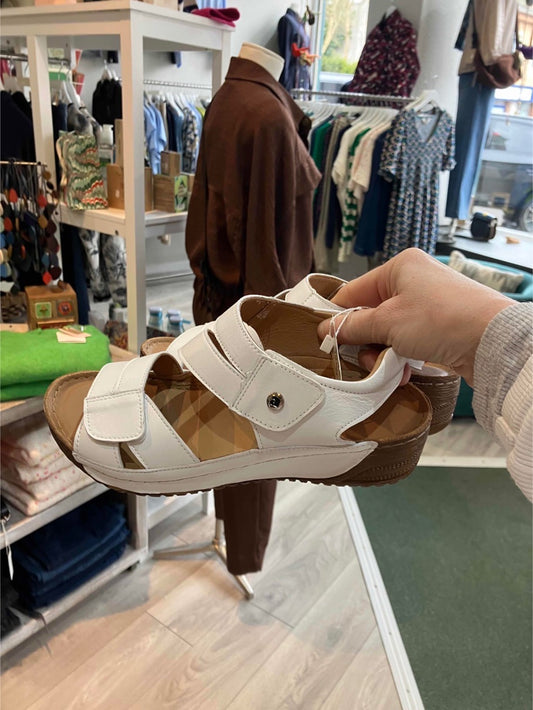 Adesso Luma white leather sandal - [shop_name Strathaven] [womens clothing]