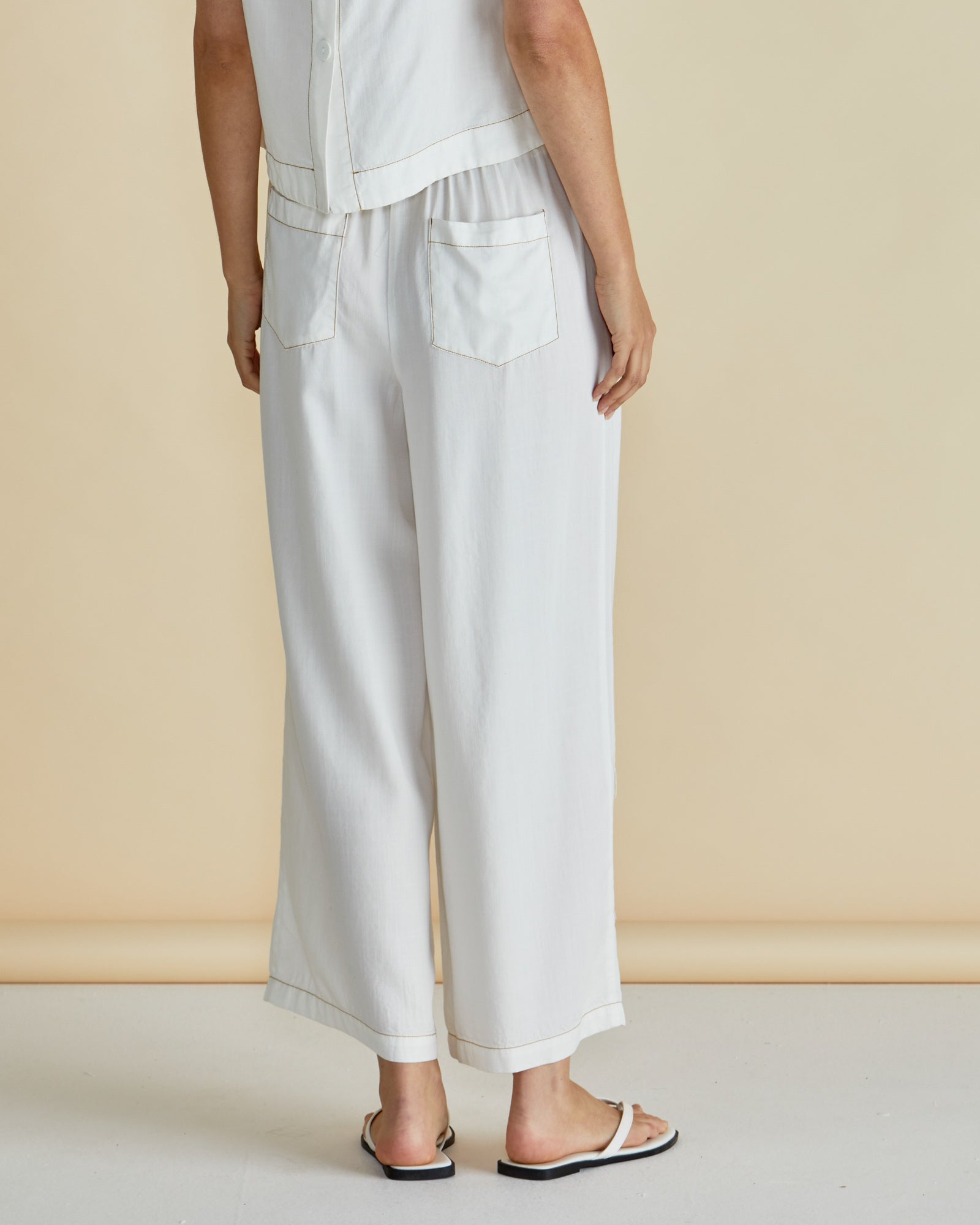 Betty Basics Copacabana relax pant in off white - [shop_name Strathaven] [womens clothing]