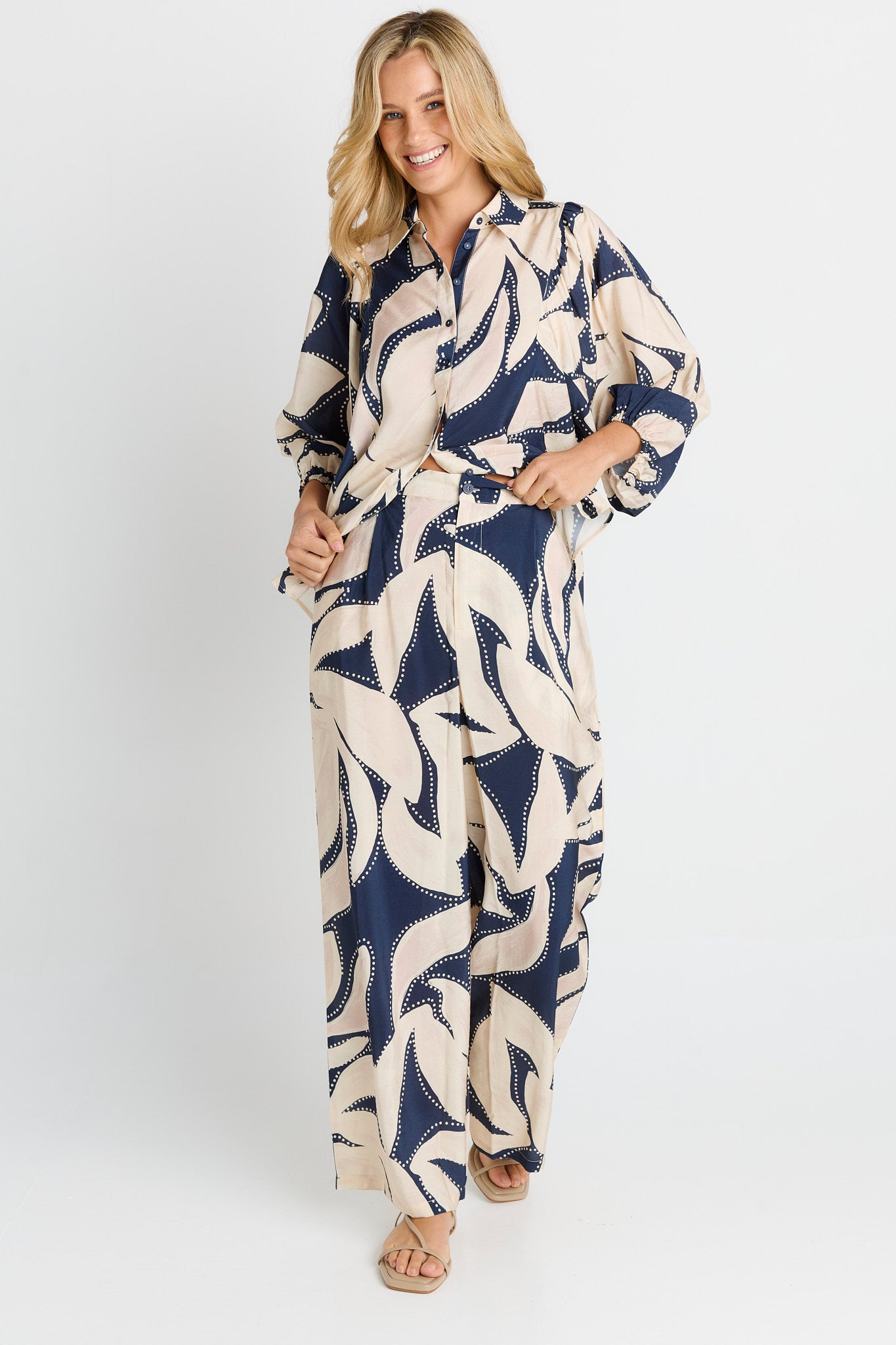 Betty Basics Nova shirt in navy floral - [shop_name Strathaven] [womens clothing]
