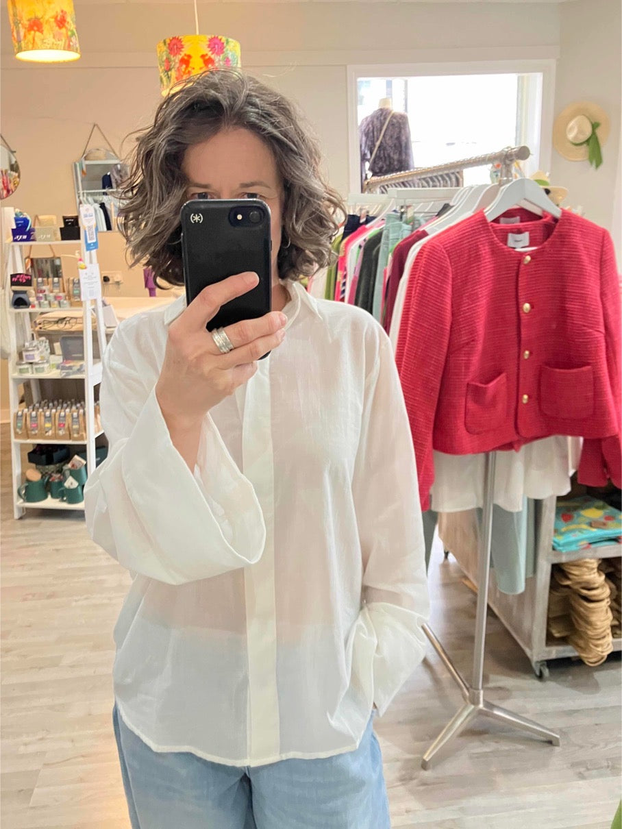 Yaya boyfriend blouse with buttons on back in off white
