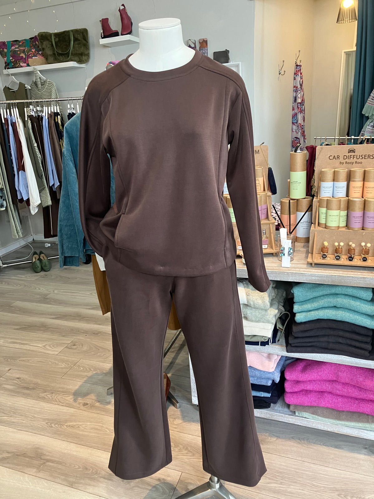 Paz Torras brown soft sweatshirt with pockets