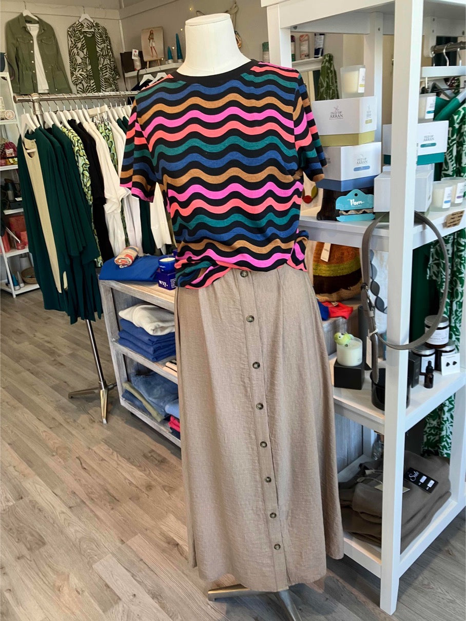 Sugarhill Brighton Maggie tee in black and multi wave
