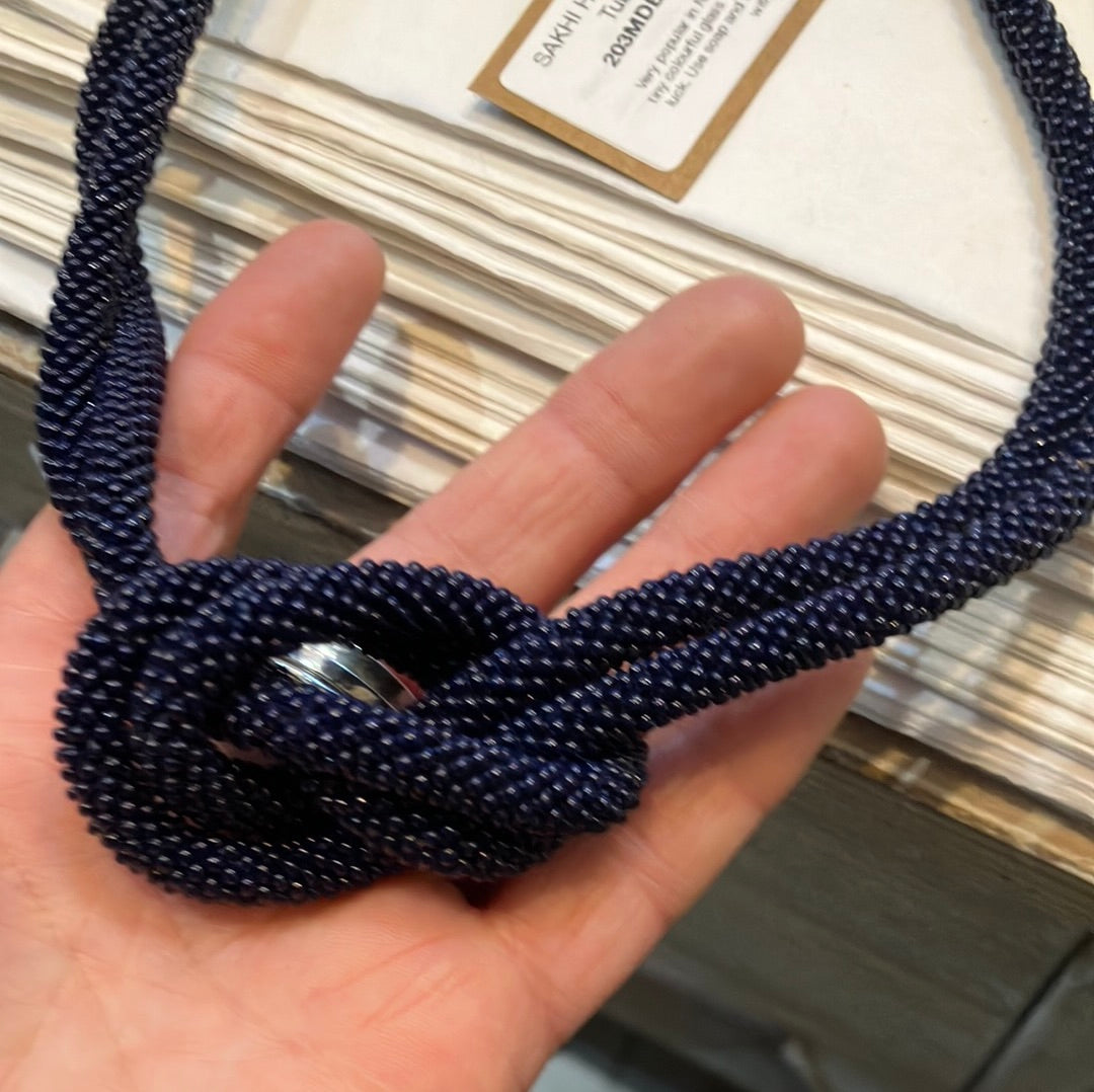 Aura Que Sakhi knot glass bead necklace - various