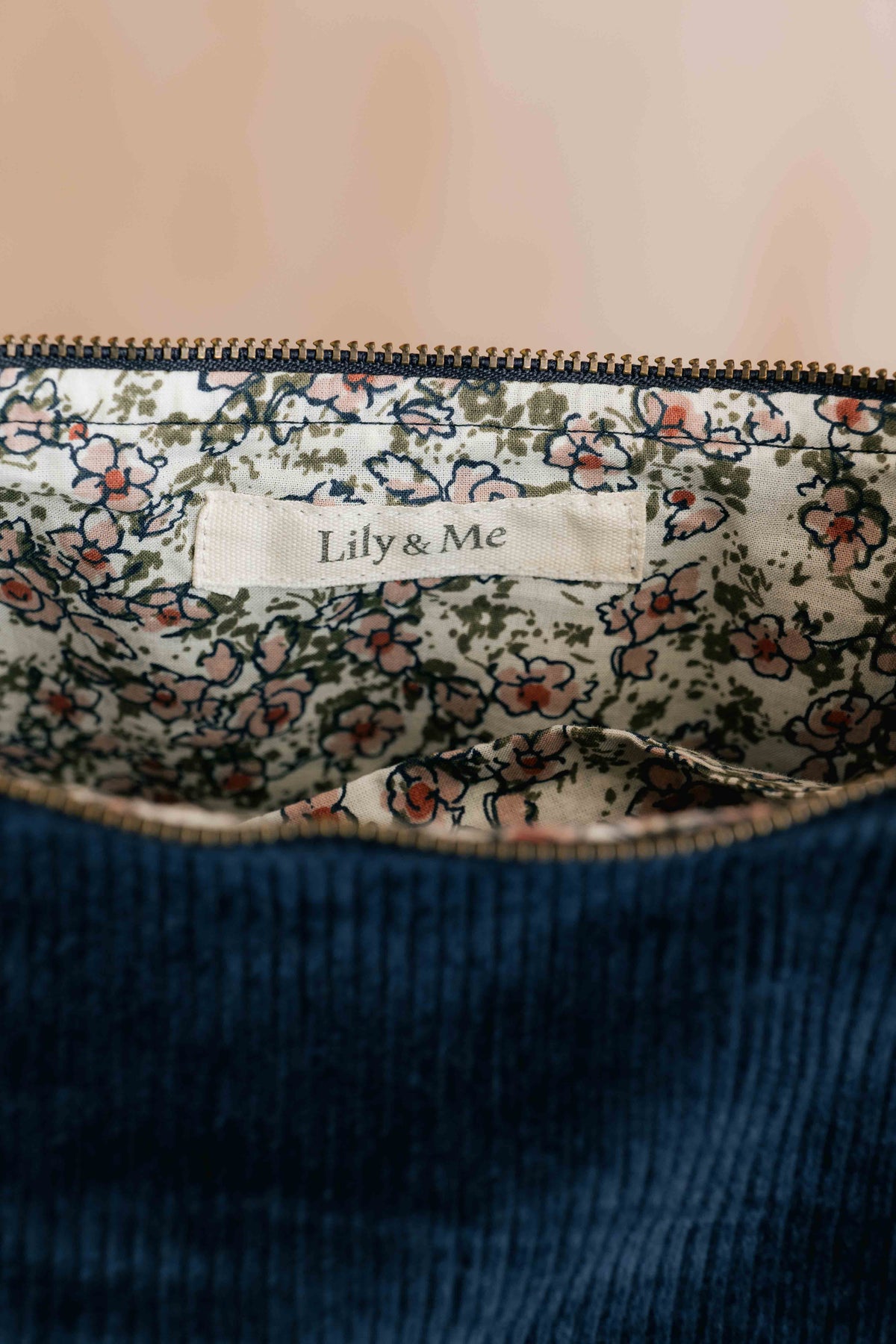 Lily & Me Crossbody jumbo cord bag in navy