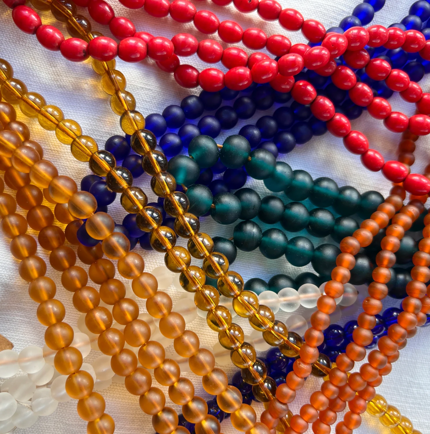 Aura que recycled glass beads - various