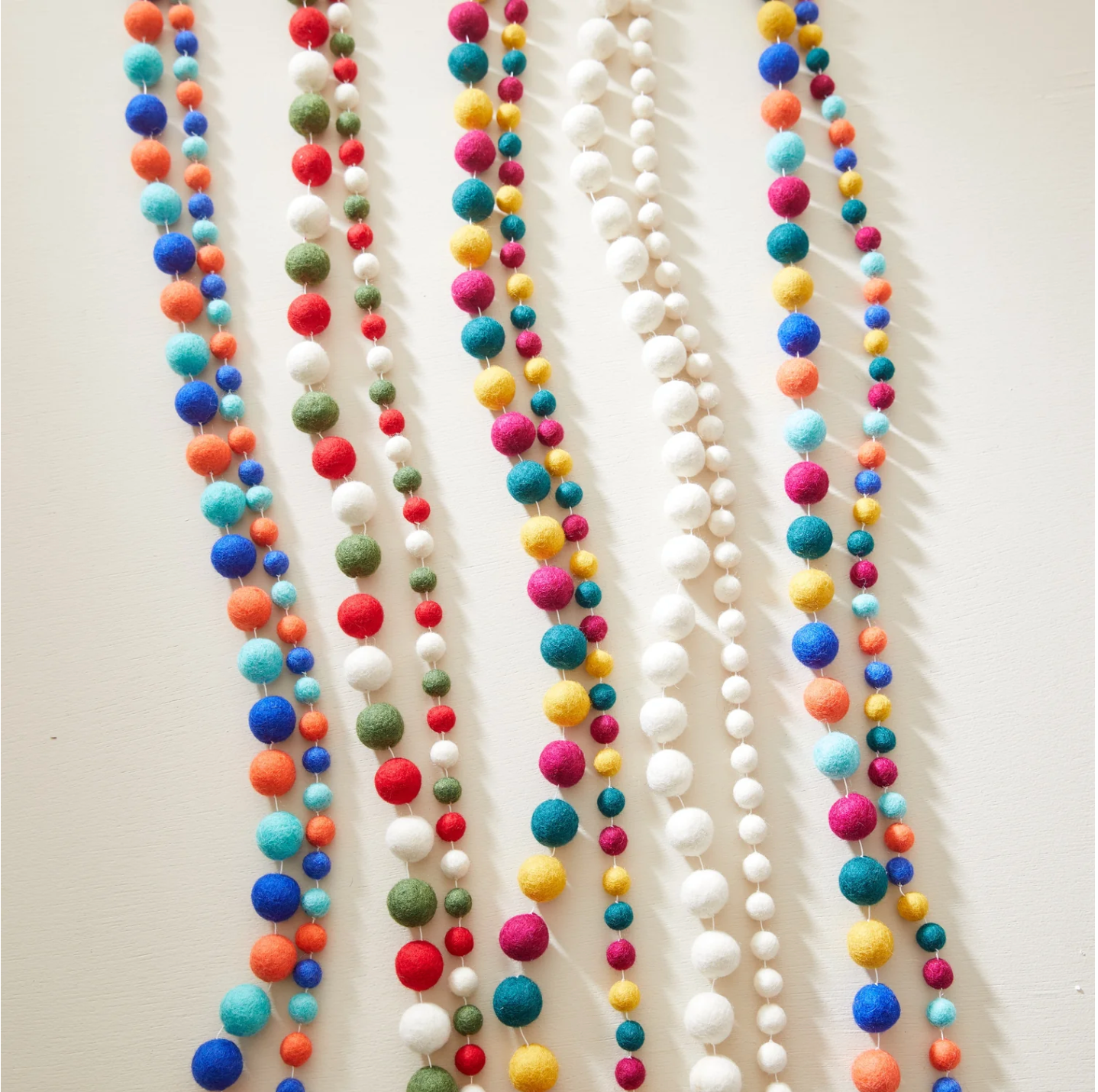 Aura Que Tarulata boho eco felt pom pom garland 200cm