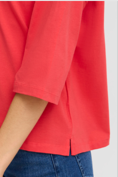 Fransa Siva tee in poinsettia red