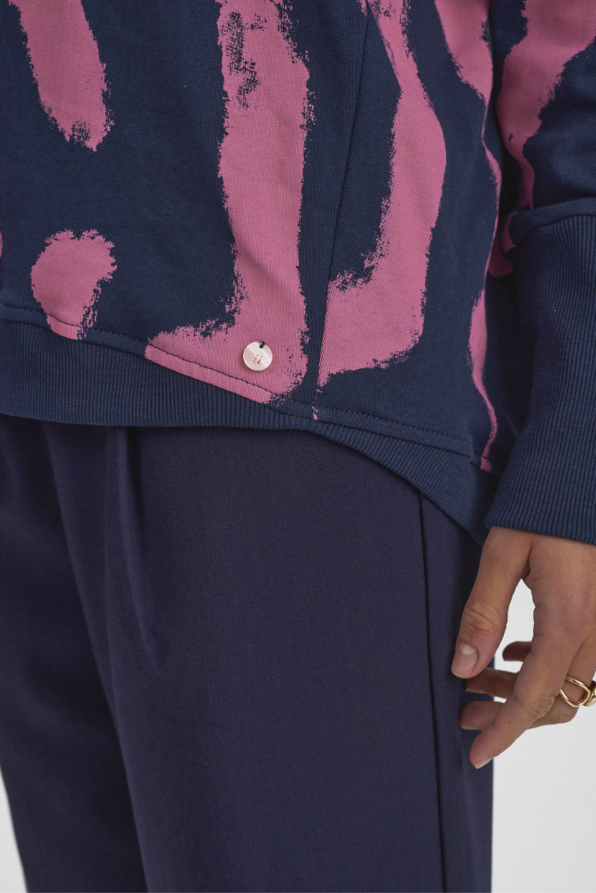 Numph Nunikola strokes sweat in pink carnation