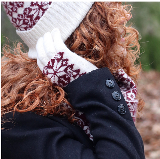 POM Burgundy & Cream scandi star flower gloves