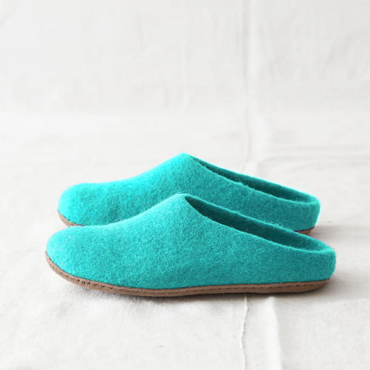 Aura Que Mita felt slippers in sea glass