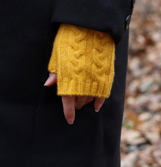 Pom Mustard cable knit, fingerless gloves
