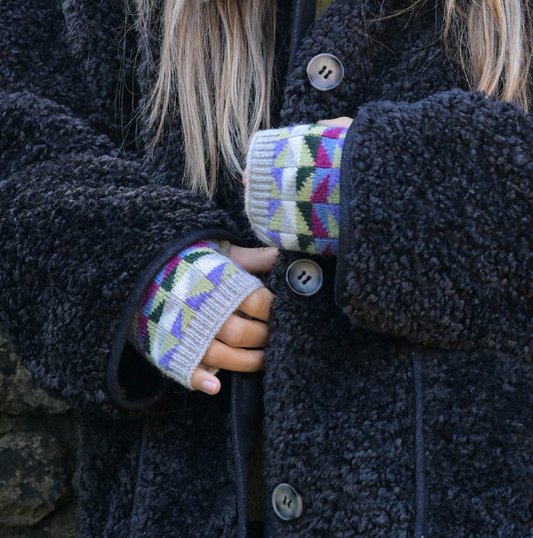 POM Wool blend geometric grey and purple wrist warmers