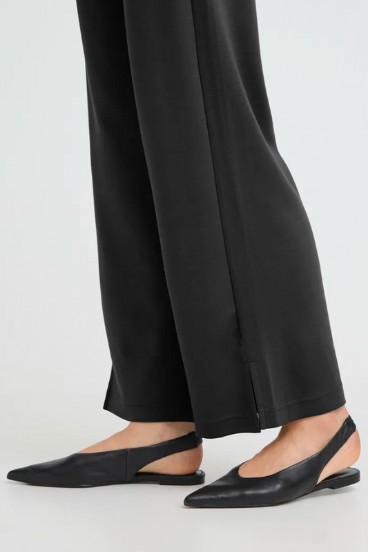 Fransa Aurora comfy trousers in black - shorter length