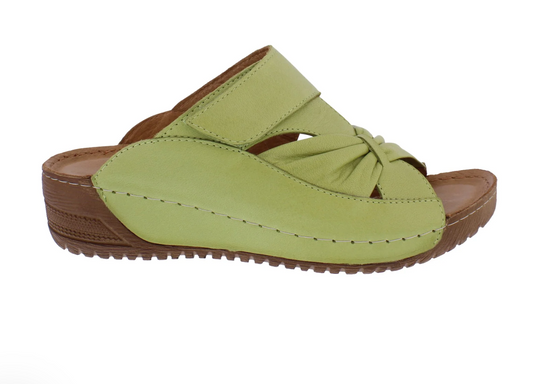 Adesso Lexi bean green leather mule