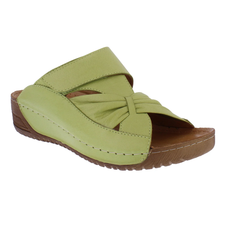 Adesso Lexi bean green leather mule