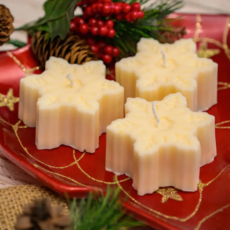Christmas snowflake candle in box - [shop_name Strathaven] [womens clothing]