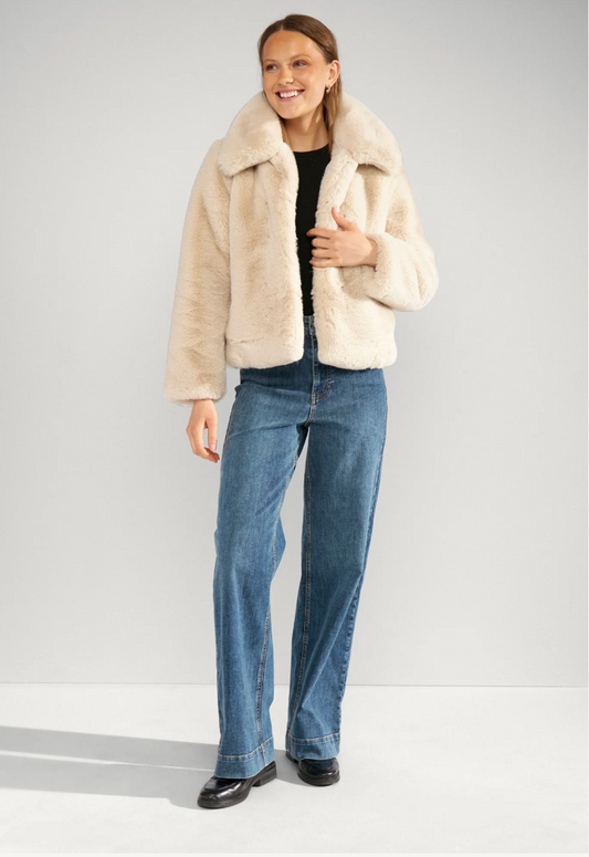 Numph Nuseta coat in oyster grey - [shop_name Strathaven] [womens clothing]