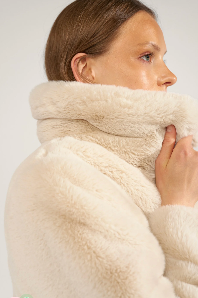 Numph Nuseta coat in oyster grey - [shop_name Strathaven] [womens clothing]