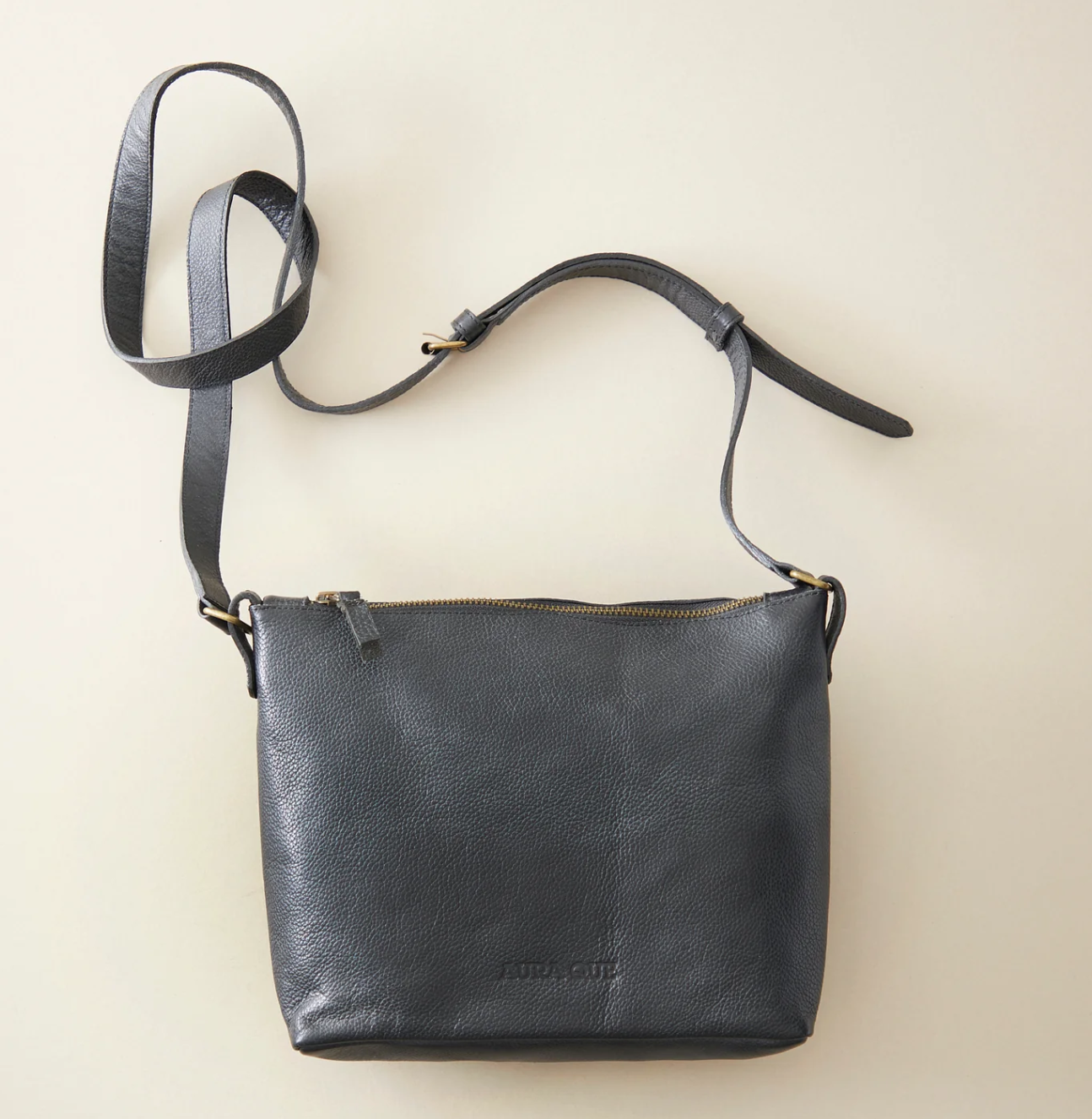 Aura Que Atilo leather handbag