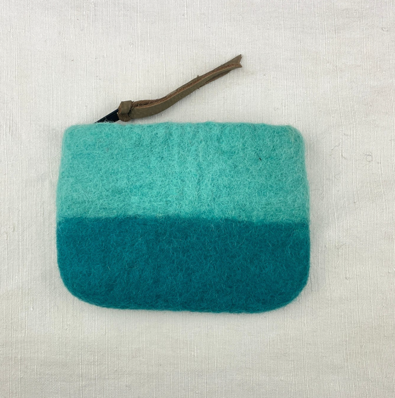 Aura Que Lila felt two tone purse