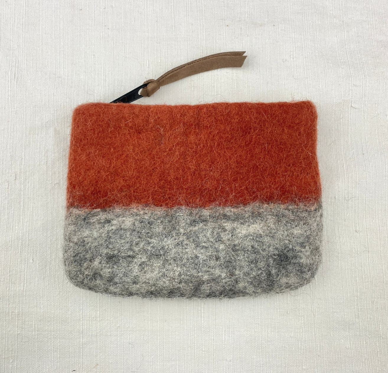 Aura Que Lila felt two tone purse